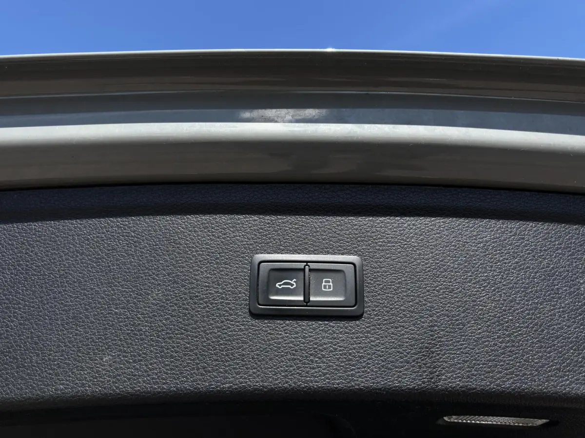 50 TFSI e S edition s-line keyless acc camera apple carplay