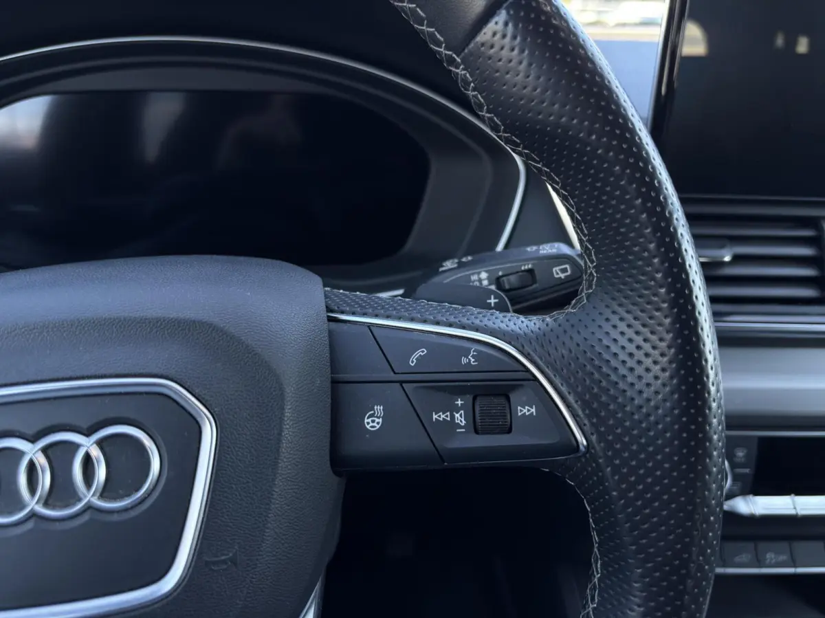 50 TFSI e S edition s-line keyless acc camera apple carplay
