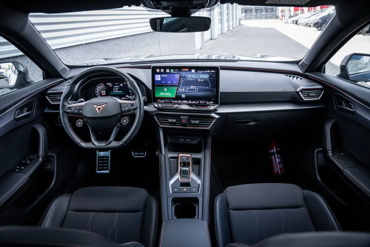 1.5 TSI e-Hybrid 150 kW | Airconditioning Climatronic 3-zones | Automatische afstandsregeling (Adaptive Cruise Control) | Full Link draadloze smartphone integratie: MirrorLink, Apple CarPlay