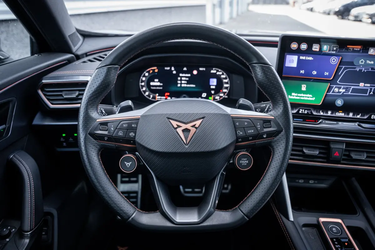 1.5 TSI e-Hybrid 150 kW | Airconditioning Climatronic 3-zones | Automatische afstandsregeling (Adaptive Cruise Control) | Full Link draadloze smartphone integratie: MirrorLink, Apple CarPlay