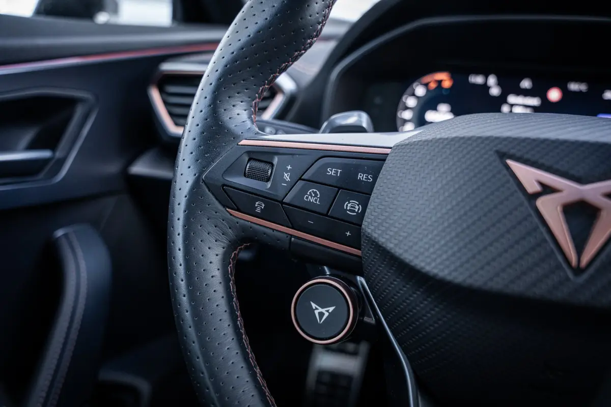 1.5 TSI e-Hybrid 150 kW | Airconditioning Climatronic 3-zones | Automatische afstandsregeling (Adaptive Cruise Control) | Full Link draadloze smartphone integratie: MirrorLink, Apple CarPlay