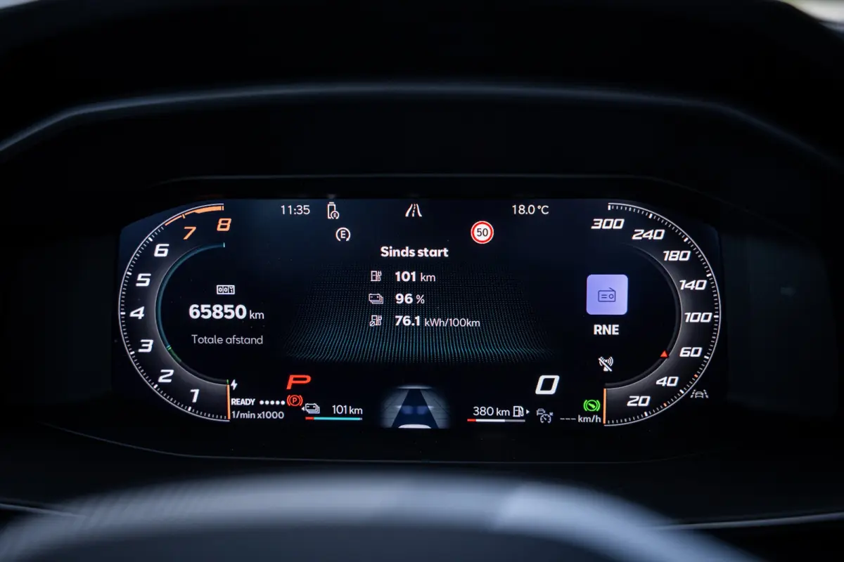 1.5 TSI e-Hybrid 150 kW | Airconditioning Climatronic 3-zones | Automatische afstandsregeling (Adaptive Cruise Control) | Full Link draadloze smartphone integratie: MirrorLink, Apple CarPlay