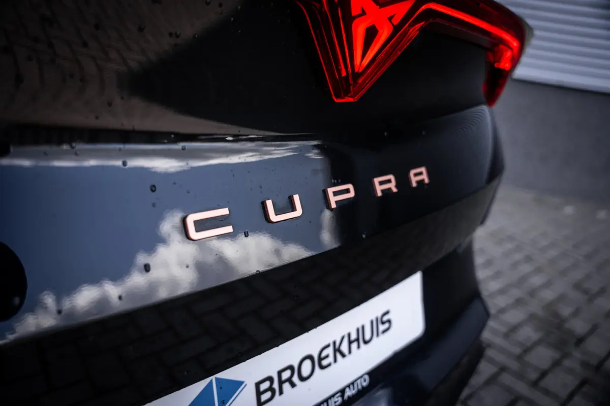 1.5 TSI e-Hybrid 150 kW | Airconditioning Climatronic 3-zones | Automatische afstandsregeling (Adaptive Cruise Control) | Full Link draadloze smartphone integratie: MirrorLink, Apple CarPlay