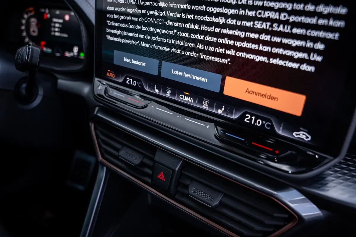 1.5 TSI e-Hybrid 150 kW | Airconditioning Climatronic 3-zones | Automatische afstandsregeling (Adaptive Cruise Control) | Full Link draadloze smartphone integratie: MirrorLink, Apple CarPlay