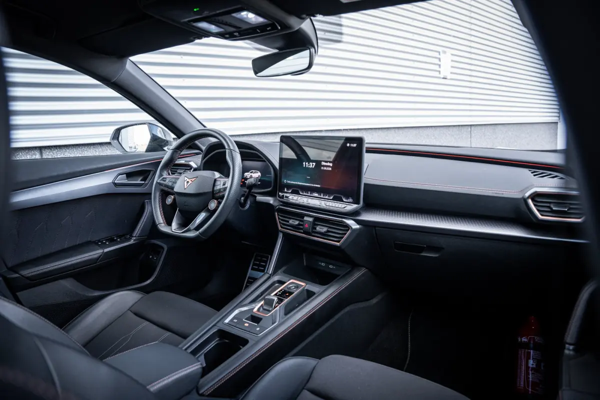 1.5 TSI e-Hybrid 150 kW | Airconditioning Climatronic 3-zones | Automatische afstandsregeling (Adaptive Cruise Control) | Full Link draadloze smartphone integratie: MirrorLink, Apple CarPlay
