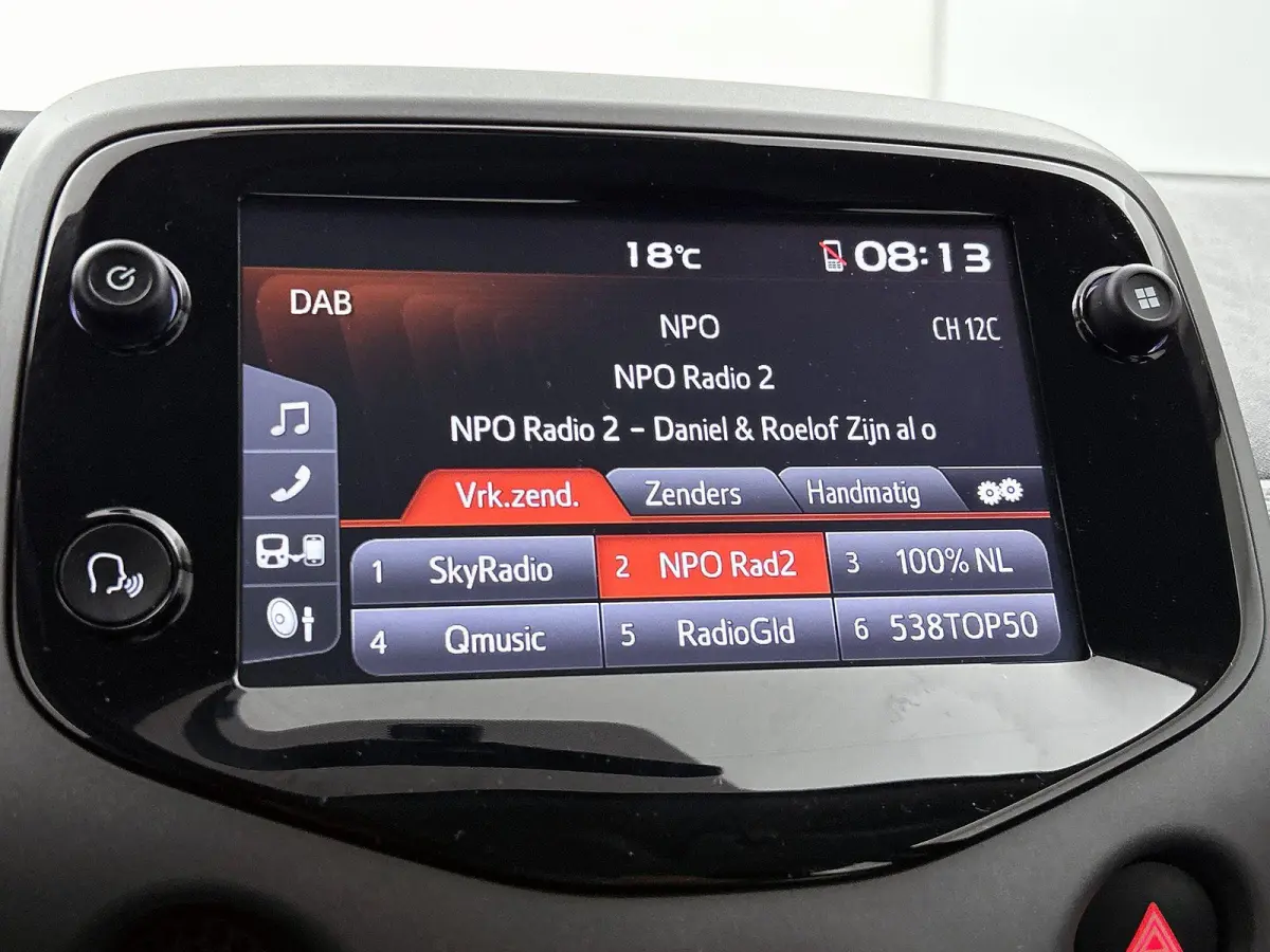 Active 1.0 e-VTi 72pk | Navigatie via Apple Carplay / Android Auto | Achteruitrijcamera | Airco | DAB+ radio | Bluetooth carkit & audiostreaming | Elektrische ramen | Centrale portiervergren