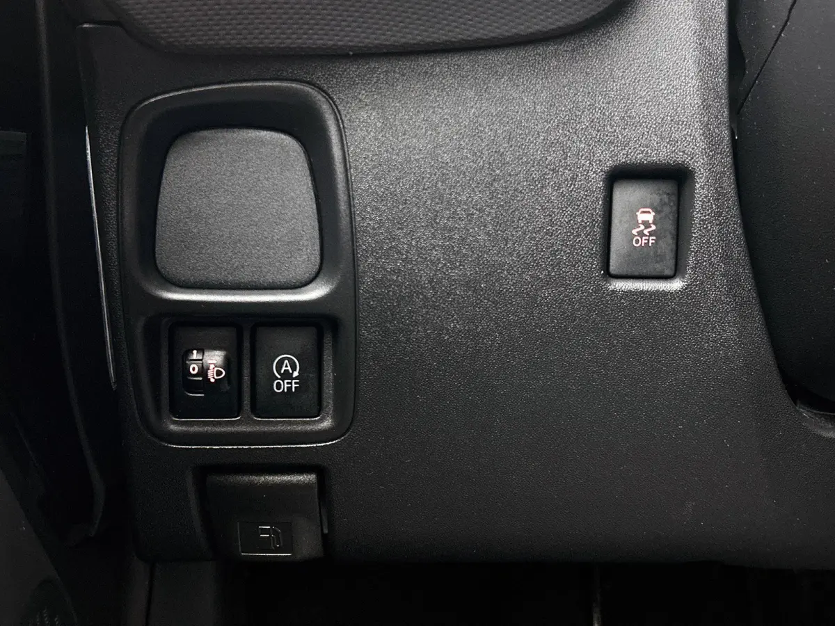 Active 1.0 e-VTi 72pk | Navigatie via Apple Carplay / Android Auto | Achteruitrijcamera | Airco | DAB+ radio | Bluetooth carkit & audiostreaming | Elektrische ramen | Centrale portiervergren