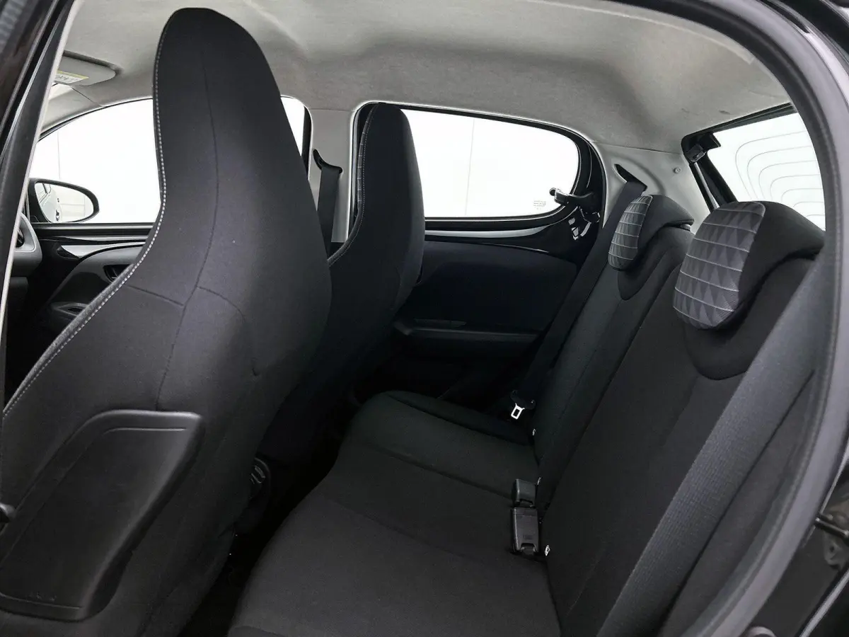 Active 1.0 e-VTi 72pk | Navigatie via Apple Carplay / Android Auto | Achteruitrijcamera | Airco | DAB+ radio | Bluetooth carkit & audiostreaming | Elektrische ramen | Centrale portiervergren