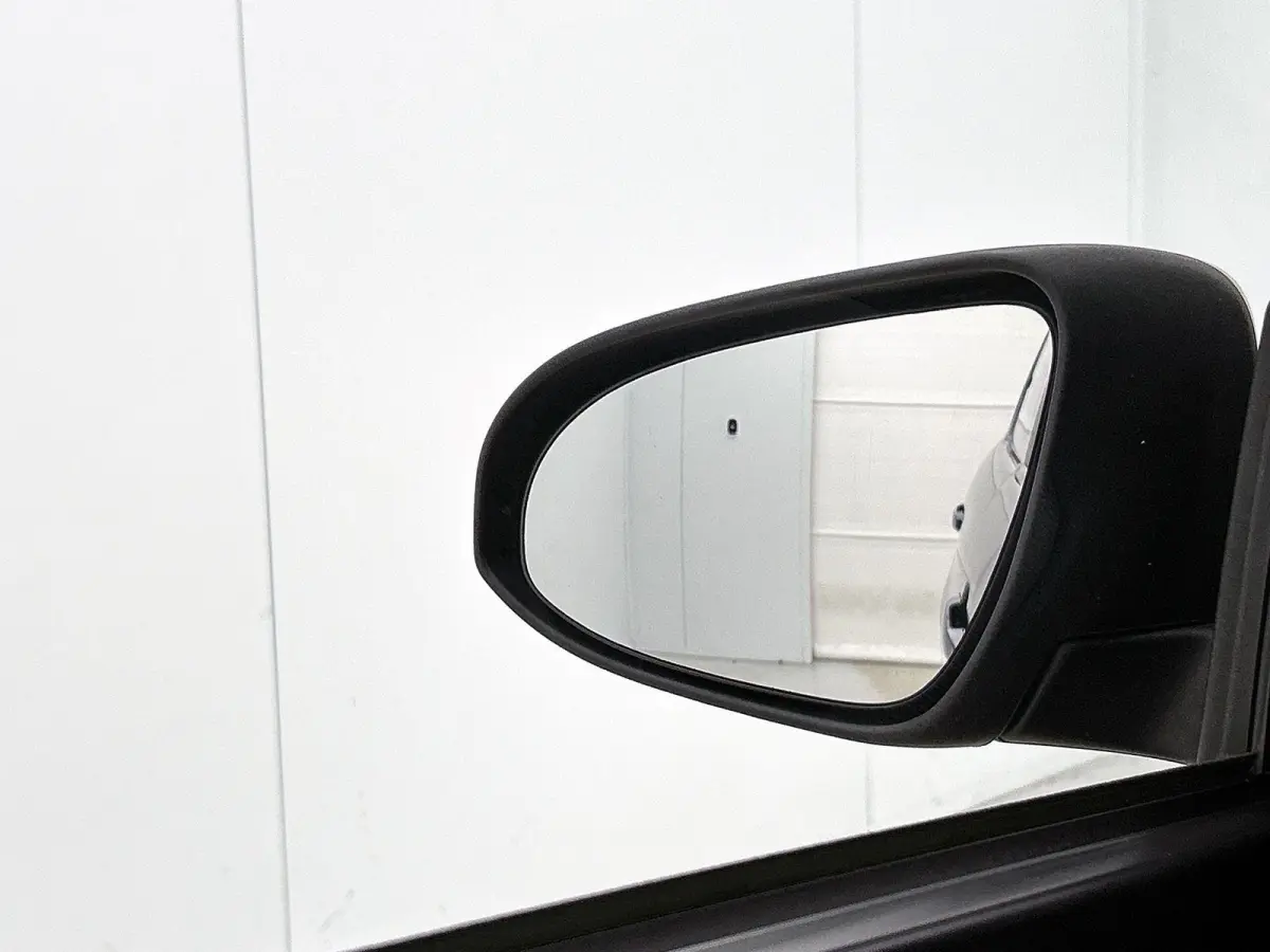 Active 1.0 e-VTi 72pk | Navigatie via Apple Carplay / Android Auto | Achteruitrijcamera | Airco | DAB+ radio | Bluetooth carkit & audiostreaming | Elektrische ramen | Centrale portiervergren