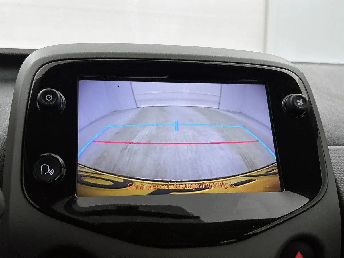 Active 1.0 e-VTi 72pk | Navigatie via Apple Carplay / Android Auto | Achteruitrijcamera | Airco | DAB+ radio | Bluetooth carkit & audiostreaming | Elektrische ramen | Centrale portiervergren