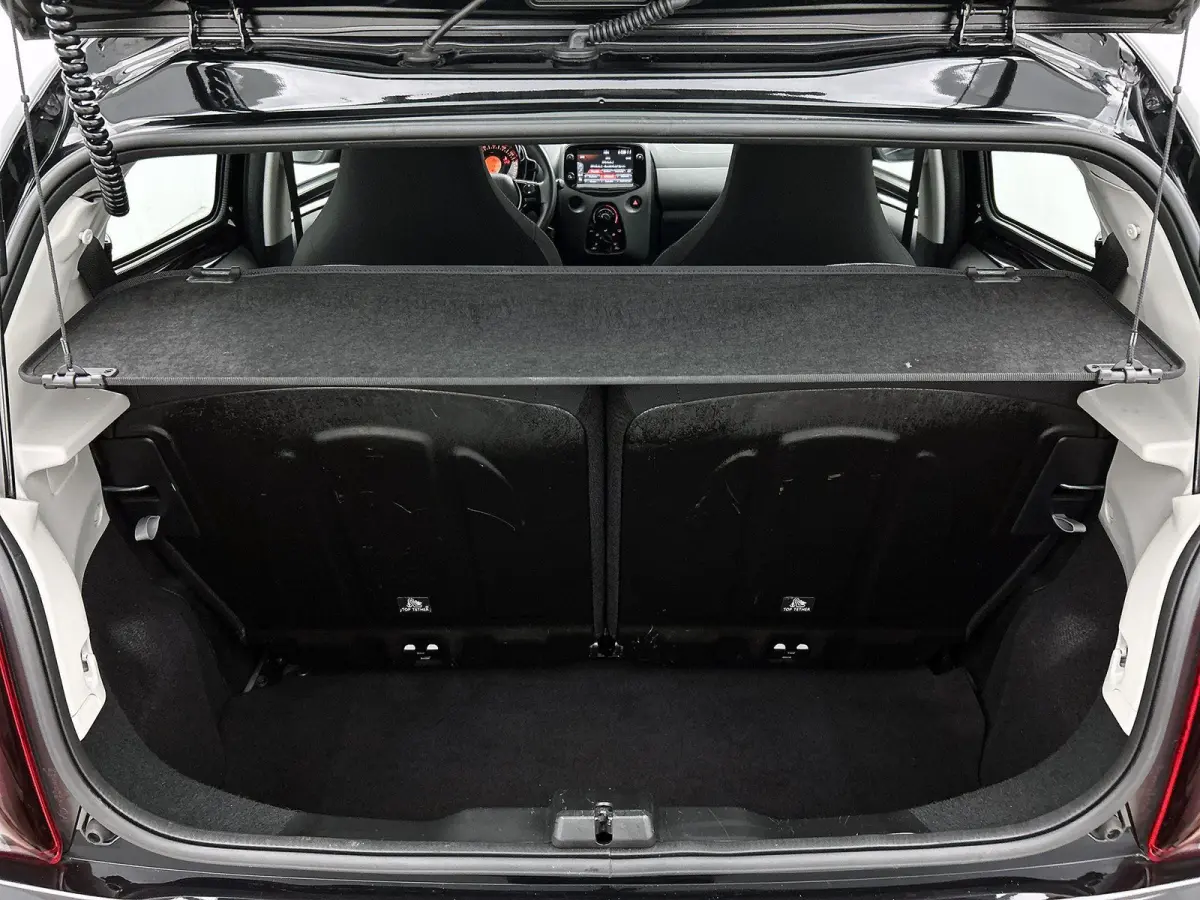 Active 1.0 e-VTi 72pk | Navigatie via Apple Carplay / Android Auto | Achteruitrijcamera | Airco | DAB+ radio | Bluetooth carkit & audiostreaming | Elektrische ramen | Centrale portiervergren
