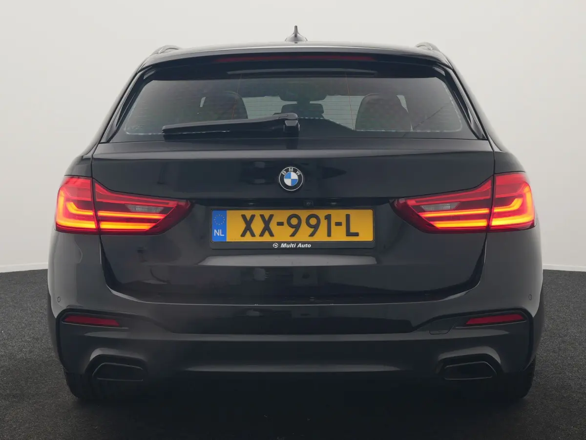 520i M Sport 184pk Dealer O.H. | Panodak | Head Up | 360 Camera | Lederen Comfortstoelen Memory & Verwarmd | Sfeerverlichting | Blis | Apple Carplay | Stuur Verwarmd | Adaptive LED | Navigat