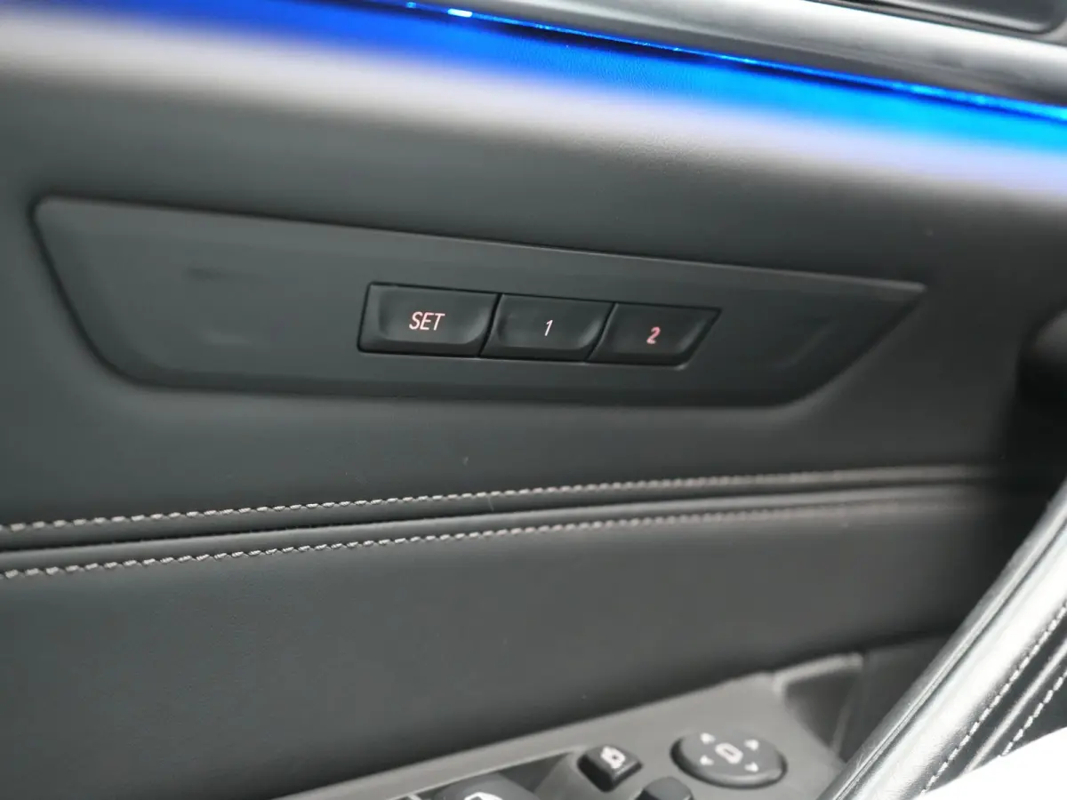 520i M Sport 184pk Dealer O.H. | Panodak | Head Up | 360 Camera | Lederen Comfortstoelen Memory & Verwarmd | Sfeerverlichting | Blis | Apple Carplay | Stuur Verwarmd | Adaptive LED | Navigat