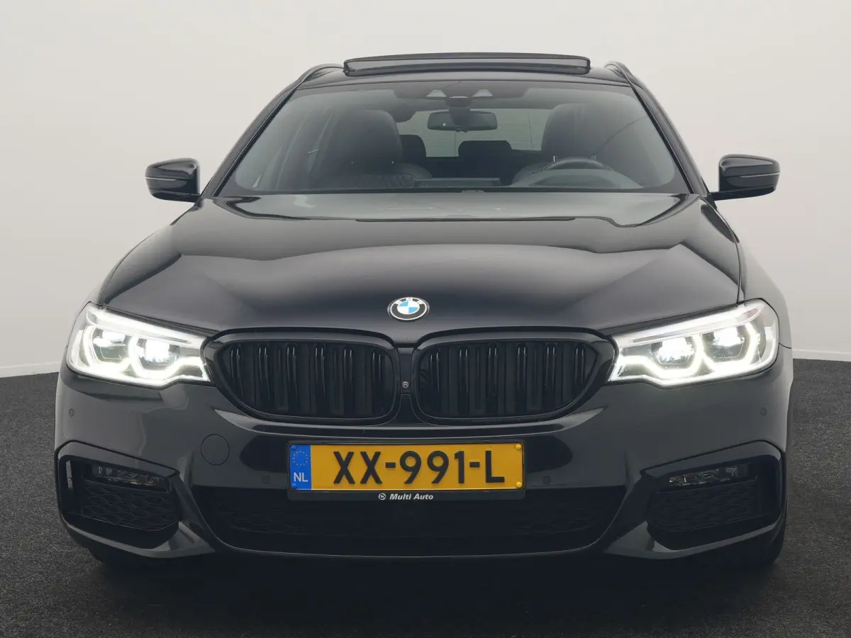520i M Sport 184pk Dealer O.H. | Panodak | Head Up | 360 Camera | Lederen Comfortstoelen Memory & Verwarmd | Sfeerverlichting | Blis | Apple Carplay | Stuur Verwarmd | Adaptive LED | Navigat