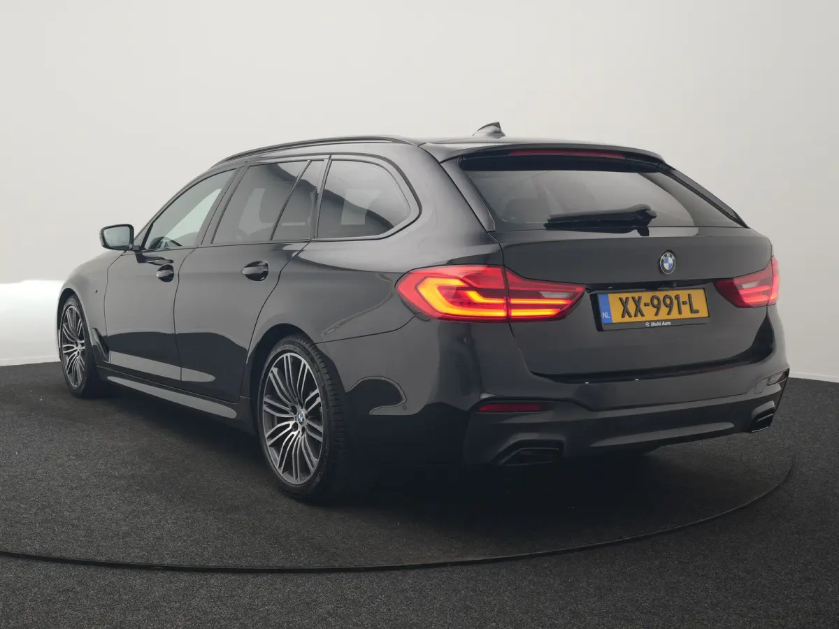 520i M Sport 184pk Dealer O.H. | Panodak | Head Up | 360 Camera | Lederen Comfortstoelen Memory & Verwarmd | Sfeerverlichting | Blis | Apple Carplay | Stuur Verwarmd | Adaptive LED | Navigat