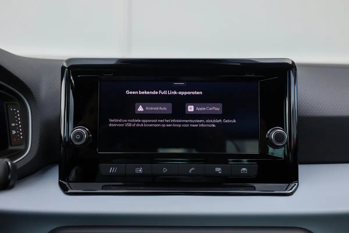 1.0 EcoTSI 95pk Style Business Connect | Parkeersensoren | Stoelverwarming | Apple Carplay/Android Auto