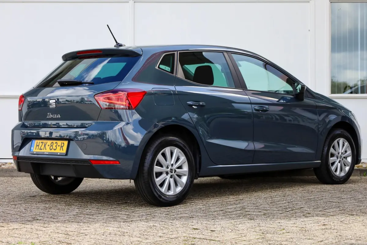 1.0 EcoTSI 95pk Style Business Connect | Parkeersensoren | Stoelverwarming | Apple Carplay/Android Auto