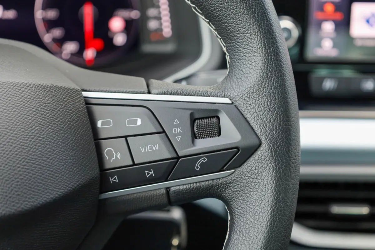 1.0 EcoTSI 95pk Style Business Connect | Parkeersensoren | Stoelverwarming | Apple Carplay/Android Auto