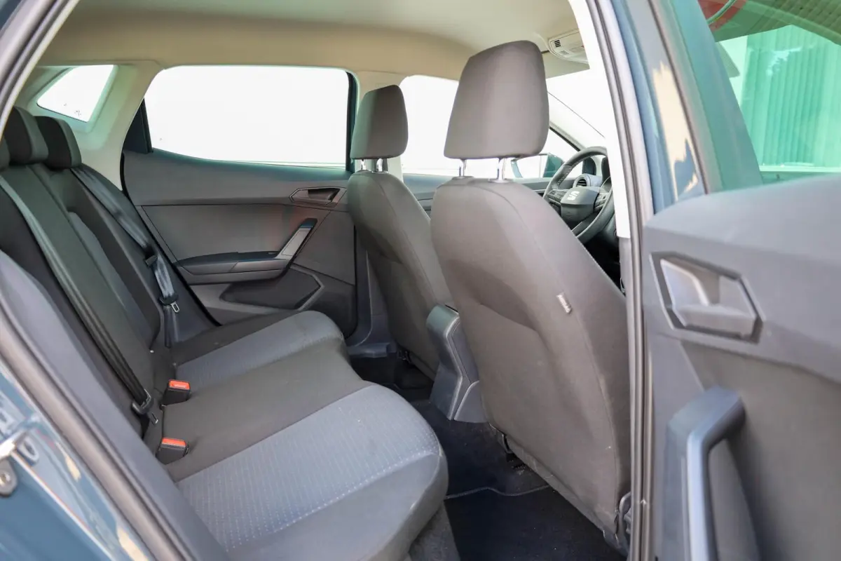 1.0 EcoTSI 95pk Style Business Connect | Parkeersensoren | Stoelverwarming | Apple Carplay/Android Auto