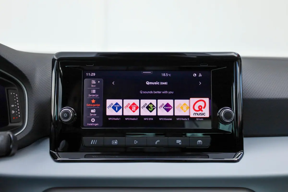 1.0 EcoTSI 95pk Style Business Connect | Parkeersensoren | Stoelverwarming | Apple Carplay/Android Auto