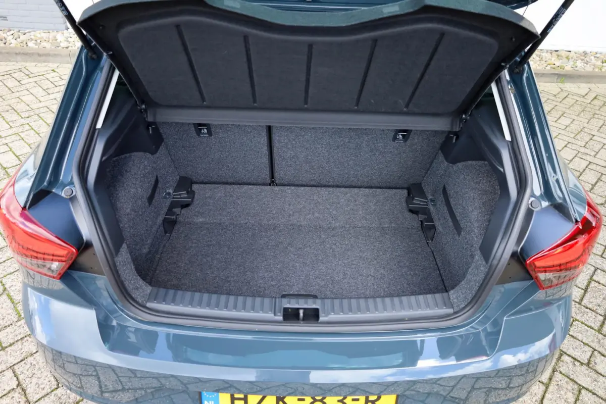 1.0 EcoTSI 95pk Style Business Connect | Parkeersensoren | Stoelverwarming | Apple Carplay/Android Auto