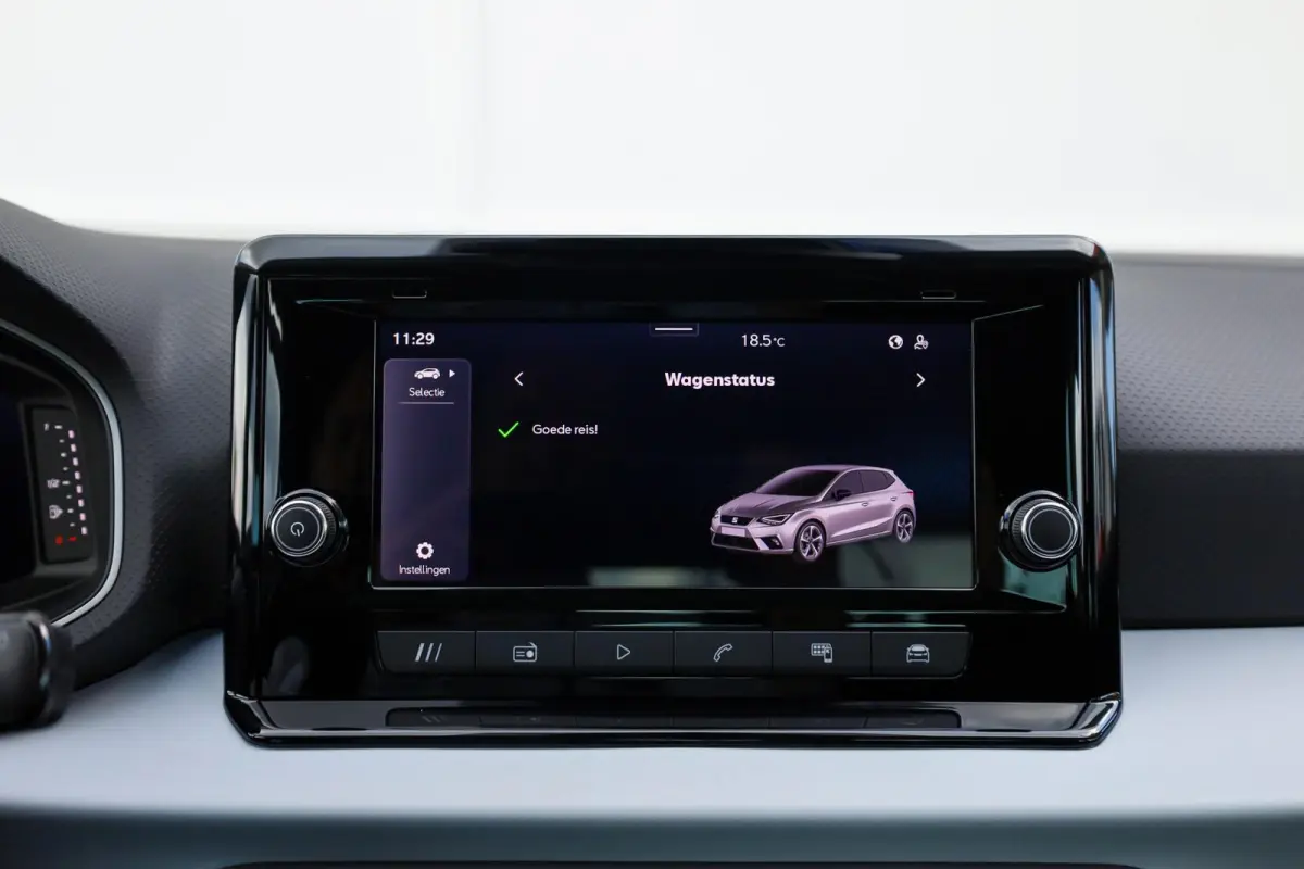 1.0 EcoTSI 95pk Style Business Connect | Parkeersensoren | Stoelverwarming | Apple Carplay/Android Auto