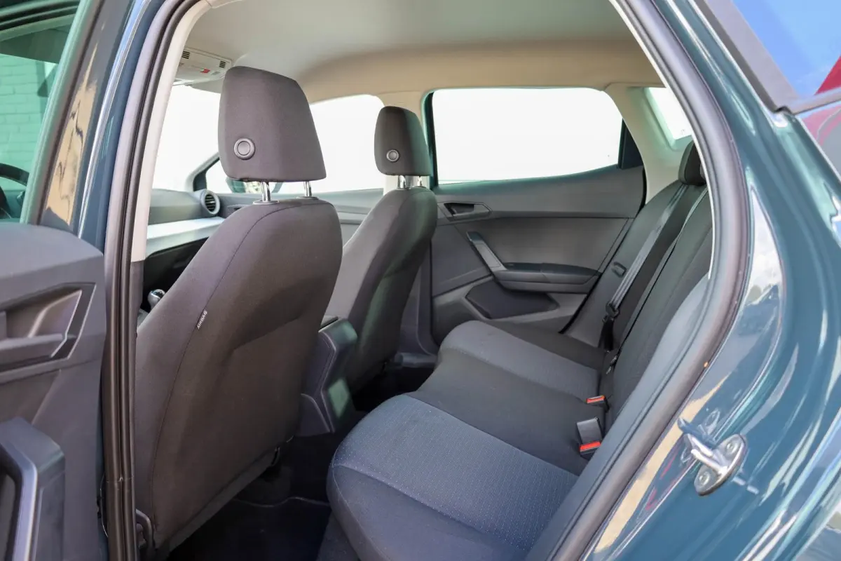 1.0 EcoTSI 95pk Style Business Connect | Parkeersensoren | Stoelverwarming | Apple Carplay/Android Auto
