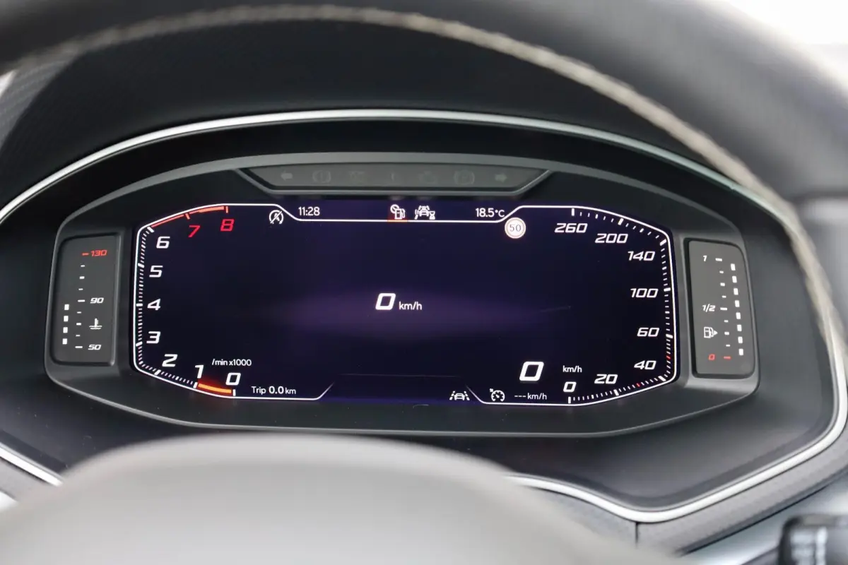 1.0 EcoTSI 95pk Style Business Connect | Parkeersensoren | Stoelverwarming | Apple Carplay/Android Auto