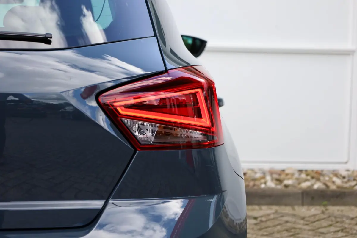 1.0 EcoTSI 95pk Style Business Connect | Parkeersensoren | Stoelverwarming | Apple Carplay/Android Auto
