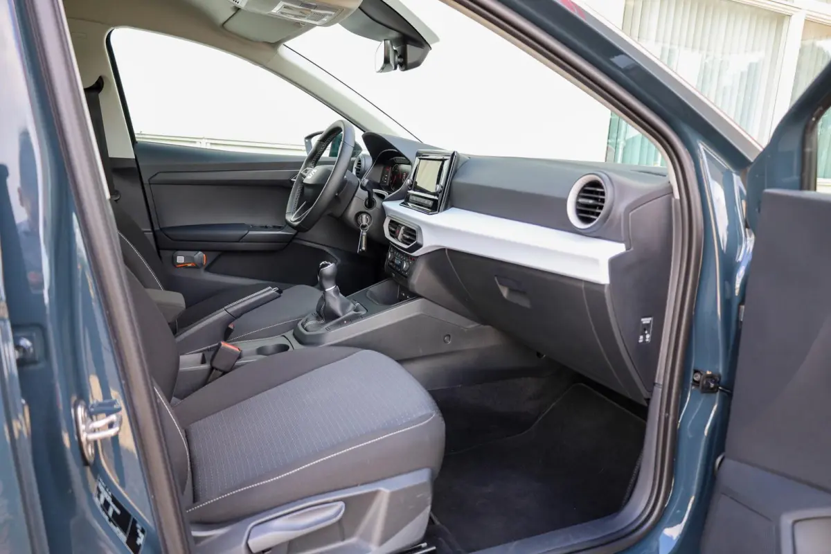 1.0 EcoTSI 95pk Style Business Connect | Parkeersensoren | Stoelverwarming | Apple Carplay/Android Auto
