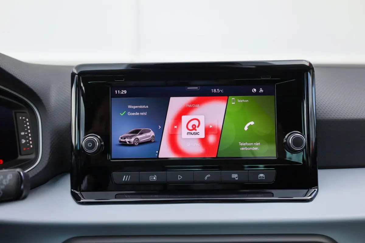 1.0 EcoTSI 95pk Style Business Connect | Parkeersensoren | Stoelverwarming | Apple Carplay/Android Auto