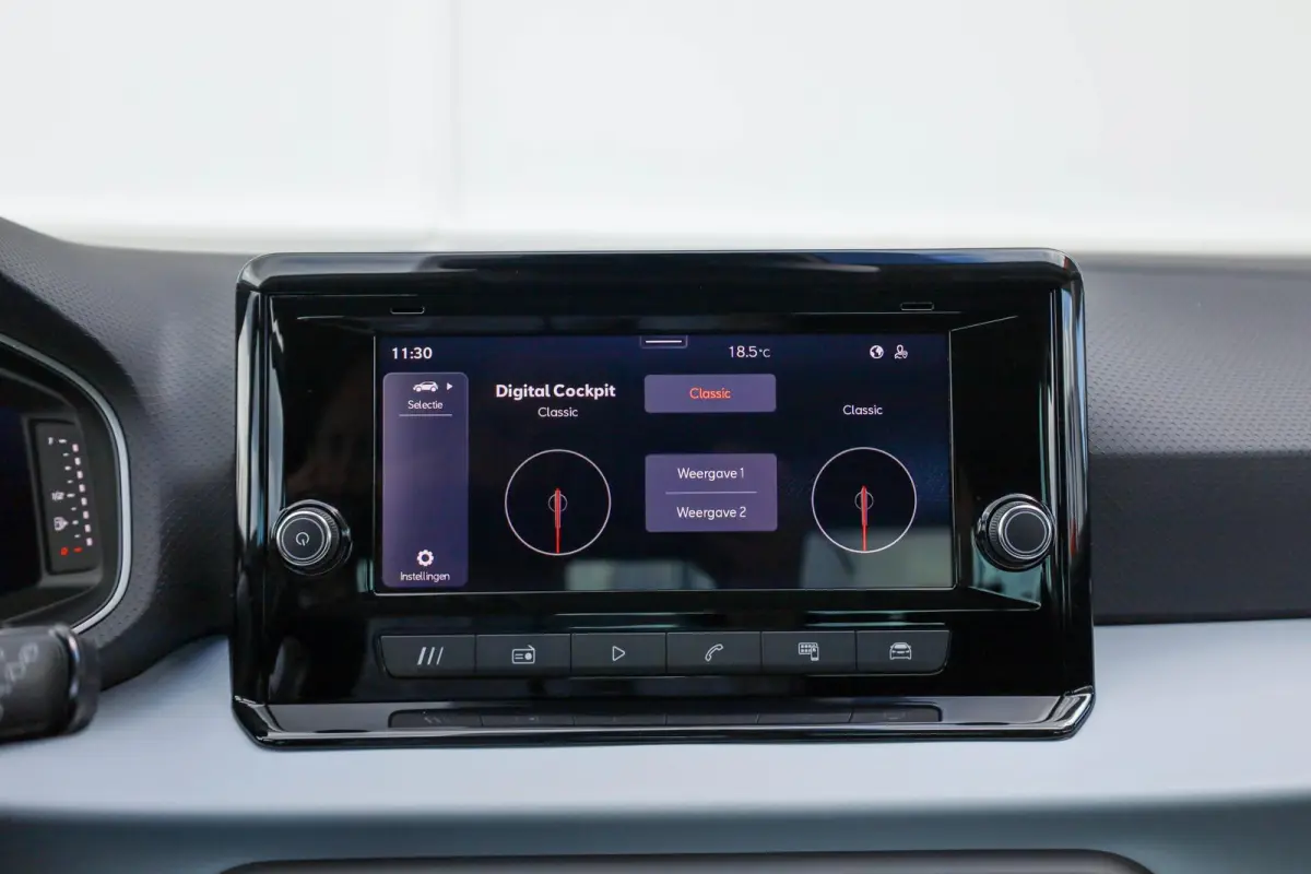1.0 EcoTSI 95pk Style Business Connect | Parkeersensoren | Stoelverwarming | Apple Carplay/Android Auto