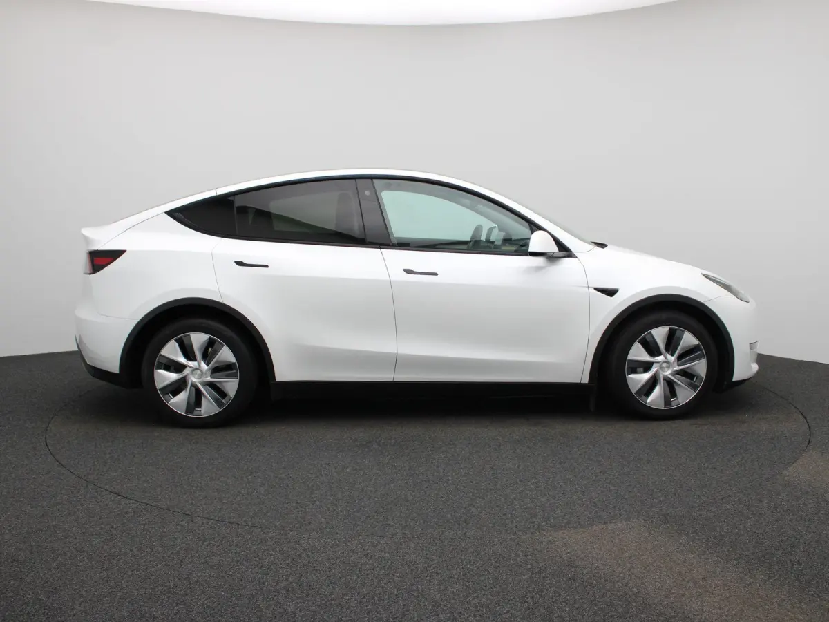 Long Range AWD 75 kWh | PANORAMADAK | ELEKTRISCHE KOFFERKELP | LEDEREN BEKLEDING | STOELVERWARMING | STUURWIELVERWARMING | PARKEERSENSOREN VOOR + ACHTER |