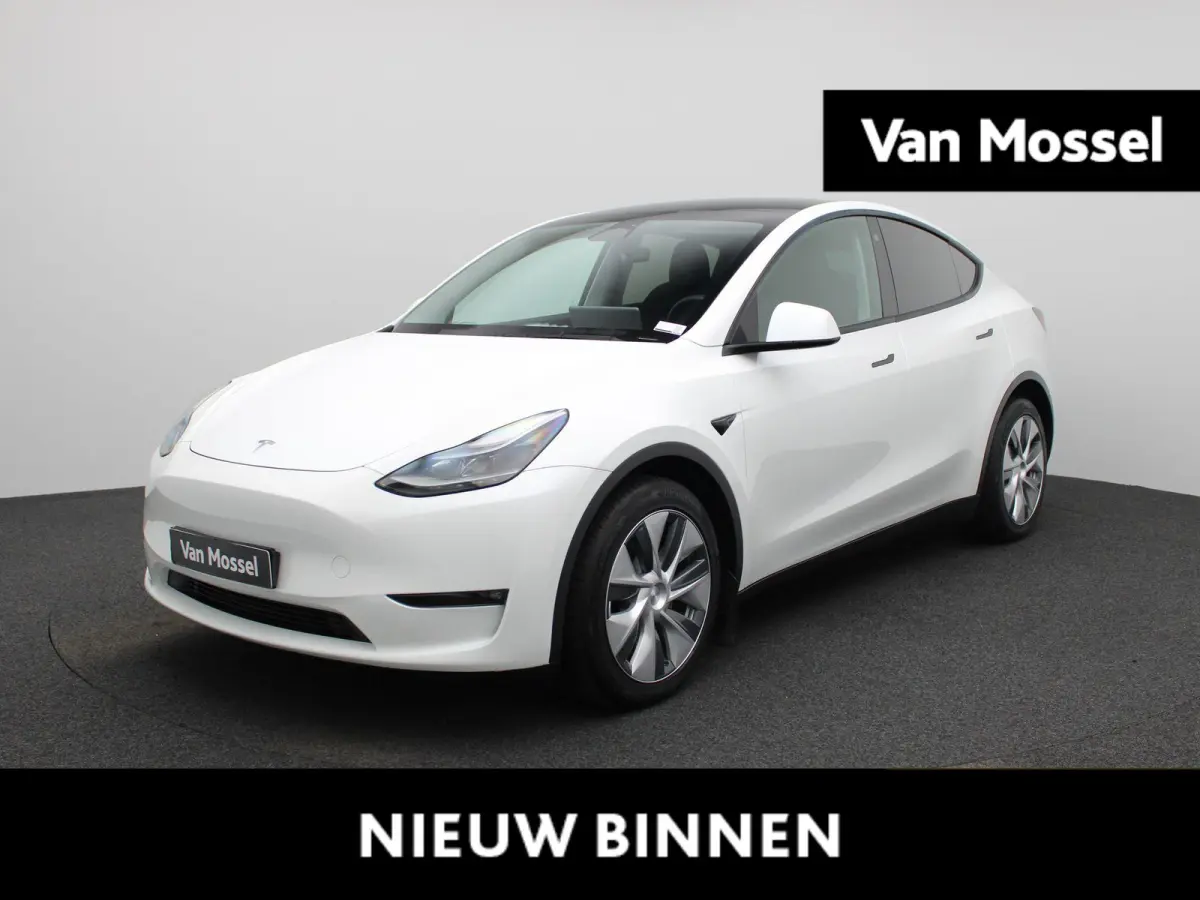Long Range AWD 75 kWh | PANORAMADAK | ELEKTRISCHE KOFFERKELP | LEDEREN BEKLEDING | STOELVERWARMING | STUURWIELVERWARMING | PARKEERSENSOREN VOOR + ACHTER |