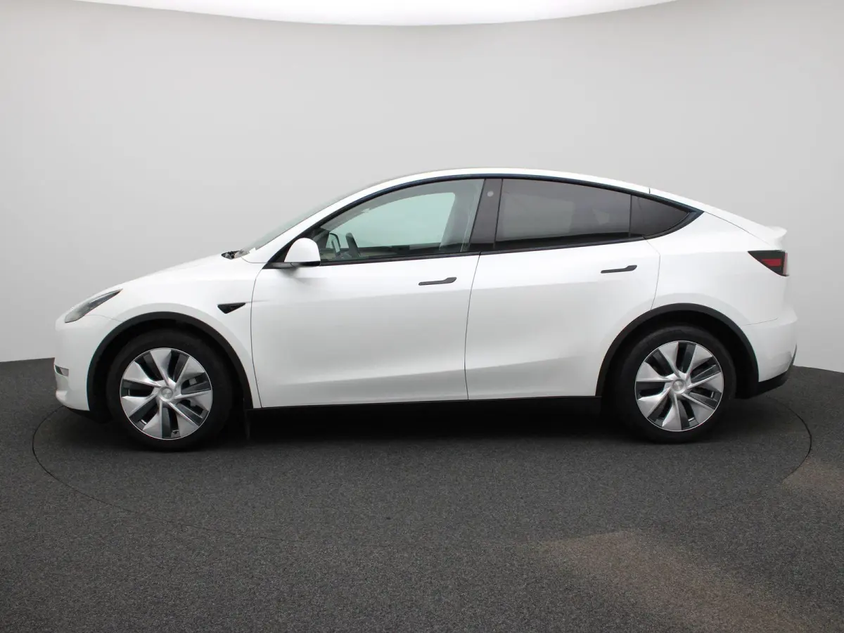 Long Range AWD 75 kWh | PANORAMADAK | ELEKTRISCHE KOFFERKELP | LEDEREN BEKLEDING | STOELVERWARMING | STUURWIELVERWARMING | PARKEERSENSOREN VOOR + ACHTER |