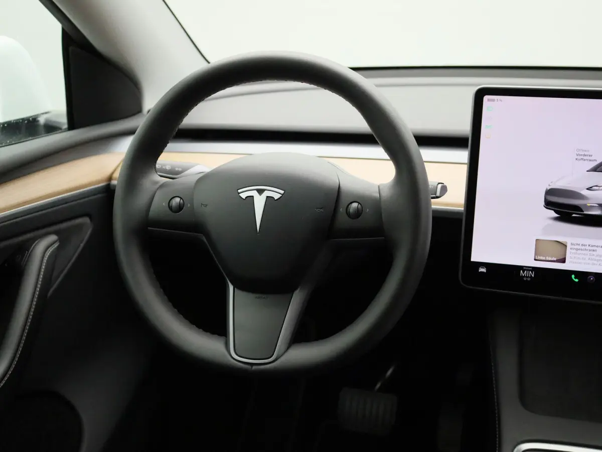 Long Range AWD 75 kWh | PANORAMADAK | ELEKTRISCHE KOFFERKELP | LEDEREN BEKLEDING | STOELVERWARMING | STUURWIELVERWARMING | PARKEERSENSOREN VOOR + ACHTER |