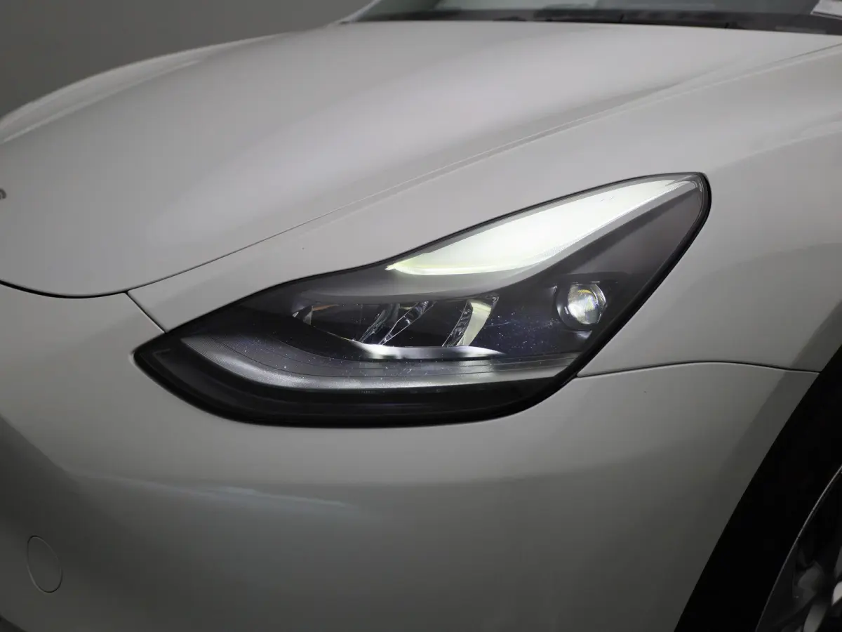 Long Range AWD 75 kWh | PANORAMADAK | ELEKTRISCHE KOFFERKELP | LEDEREN BEKLEDING | STOELVERWARMING | STUURWIELVERWARMING | PARKEERSENSOREN VOOR + ACHTER |