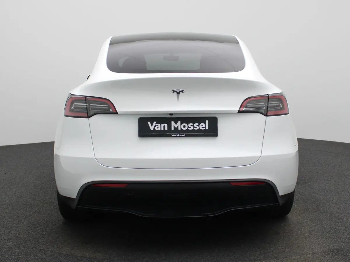 Long Range AWD 75 kWh | PANORAMADAK | ELEKTRISCHE KOFFERKELP | LEDEREN BEKLEDING | STOELVERWARMING | STUURWIELVERWARMING | PARKEERSENSOREN VOOR + ACHTER |