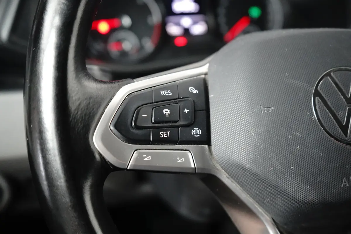 L2 Comfort 2.0 TDI 150PK DSG AUtomaat Camera | Adaptive Cruise | Trekhaak | 2x schuifdeur | Stoelverwarming | Navi by App