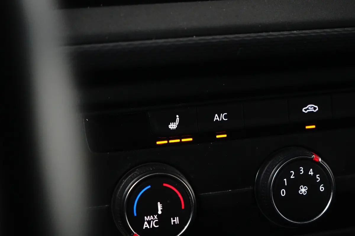 L2 Comfort 2.0 TDI 150PK DSG AUtomaat Camera | Adaptive Cruise | Trekhaak | 2x schuifdeur | Stoelverwarming | Navi by App