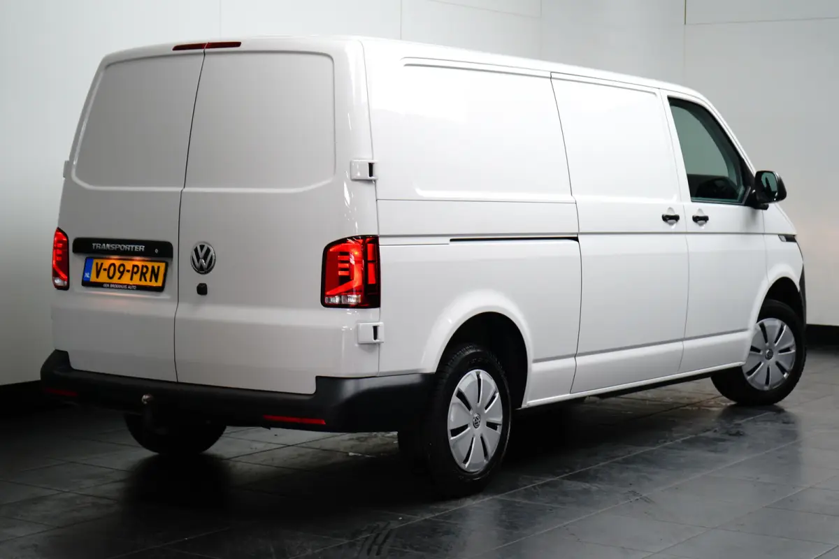 L2 Comfort 2.0 TDI 150PK DSG AUtomaat Camera | Adaptive Cruise | Trekhaak | 2x schuifdeur | Stoelverwarming | Navi by App