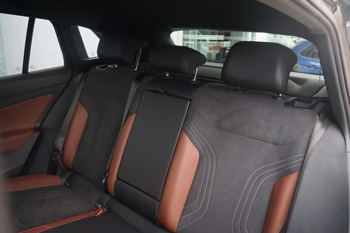 204pk Business 77 kWh | SoH 93% | Adaptive Cruise | Warmtepomp | Achteruitrijcamera