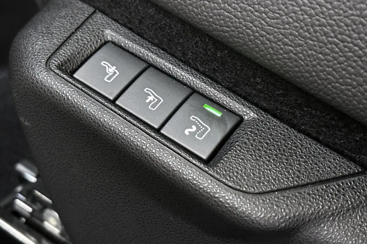 Altitude 54 kWh Panoramadak Leder Massage Keyless