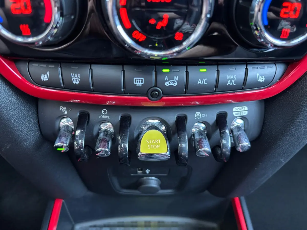 1.5 Cooper PHEV ALL4 ✅ JCW ✅ Pano ✅ Leder
