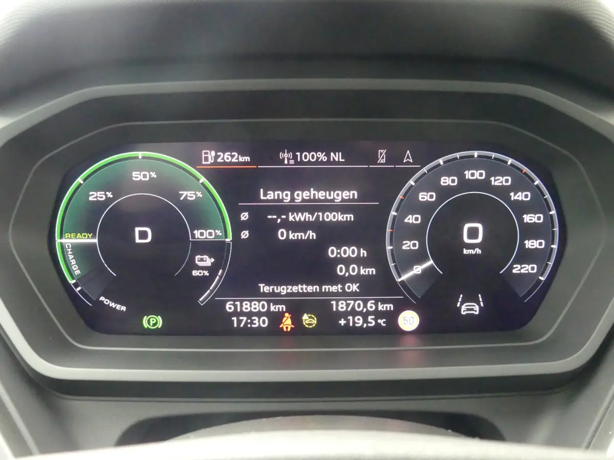 40 Advanced edition 77 kWh | TREKHAAK | ADAPTIVE CRUISE | CAMERA | PARKEERSENSOREN V+A | STOELVERWARMING | ELEKTRISCHE ACHTERKLEP | NAVI | LMV 19" | APPLE CARPLAY / ANDROID AUTO |