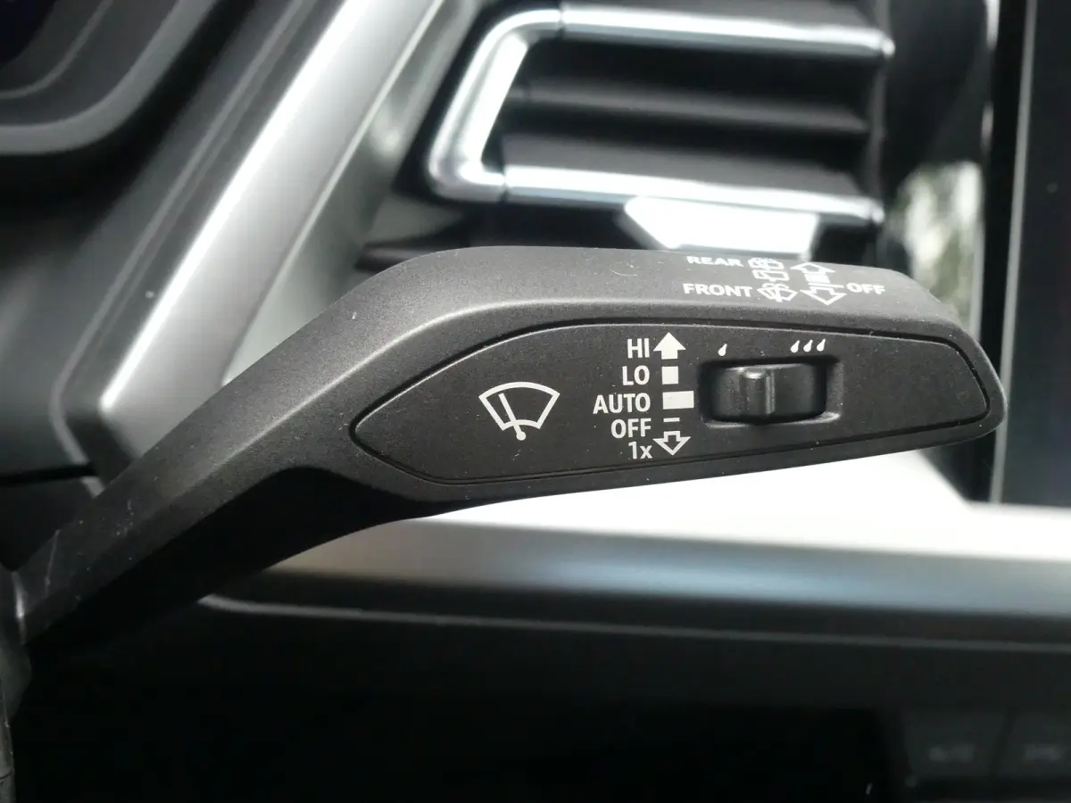 40 Advanced edition 77 kWh | TREKHAAK | ADAPTIVE CRUISE | CAMERA | PARKEERSENSOREN V+A | STOELVERWARMING | ELEKTRISCHE ACHTERKLEP | NAVI | LMV 19" | APPLE CARPLAY / ANDROID AUTO |