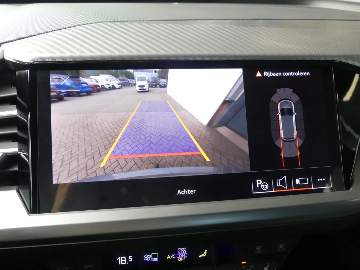40 Advanced edition 77 kWh | TREKHAAK | ADAPTIVE CRUISE | CAMERA | PARKEERSENSOREN V+A | STOELVERWARMING | ELEKTRISCHE ACHTERKLEP | NAVI | LMV 19" | APPLE CARPLAY / ANDROID AUTO |