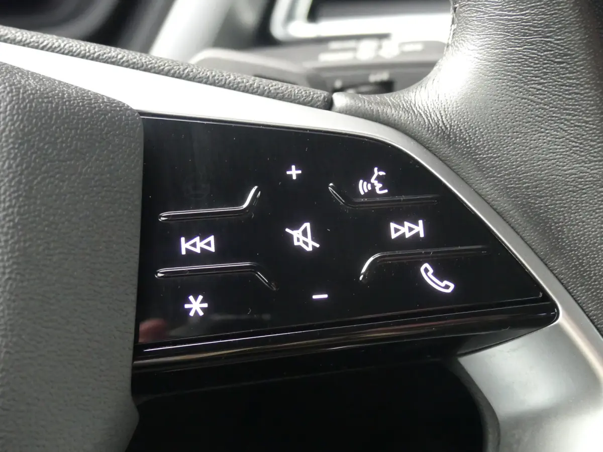 40 Advanced edition 77 kWh | TREKHAAK | ADAPTIVE CRUISE | CAMERA | PARKEERSENSOREN V+A | STOELVERWARMING | ELEKTRISCHE ACHTERKLEP | NAVI | LMV 19" | APPLE CARPLAY / ANDROID AUTO |