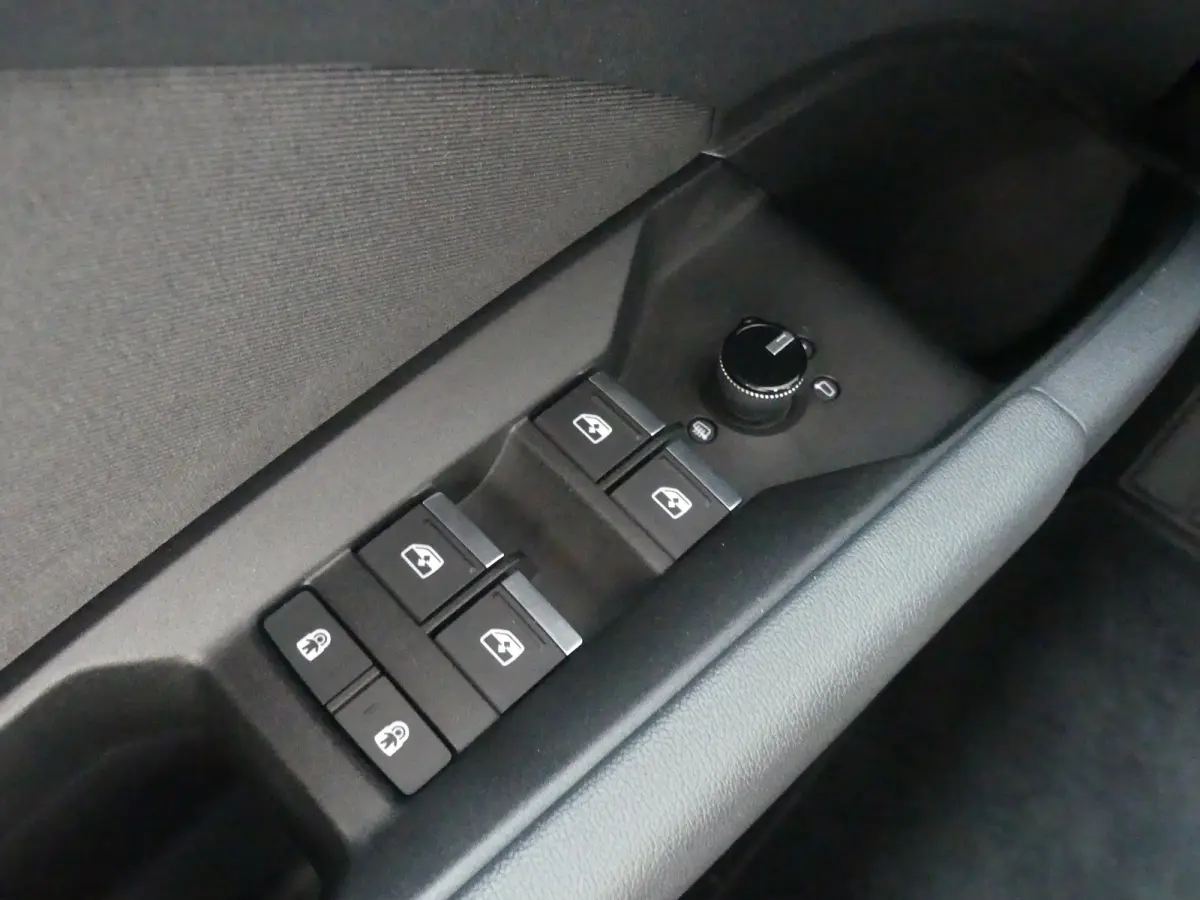 40 Advanced edition 77 kWh | TREKHAAK | ADAPTIVE CRUISE | CAMERA | PARKEERSENSOREN V+A | STOELVERWARMING | ELEKTRISCHE ACHTERKLEP | NAVI | LMV 19" | APPLE CARPLAY / ANDROID AUTO |