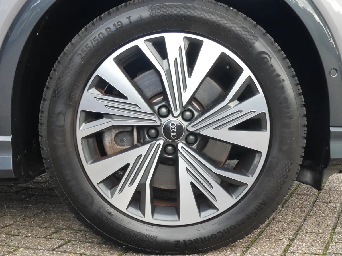 40 Advanced edition 77 kWh | TREKHAAK | ADAPTIVE CRUISE | CAMERA | PARKEERSENSOREN V+A | STOELVERWARMING | ELEKTRISCHE ACHTERKLEP | NAVI | LMV 19" | APPLE CARPLAY / ANDROID AUTO |